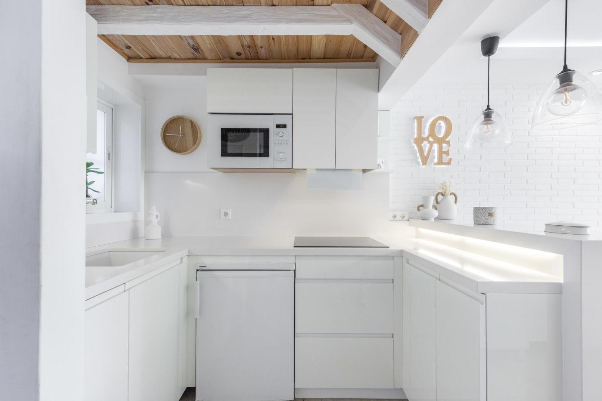 White Summer In Appartement
